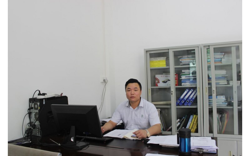 Production deputy general manager luo yongfeng 